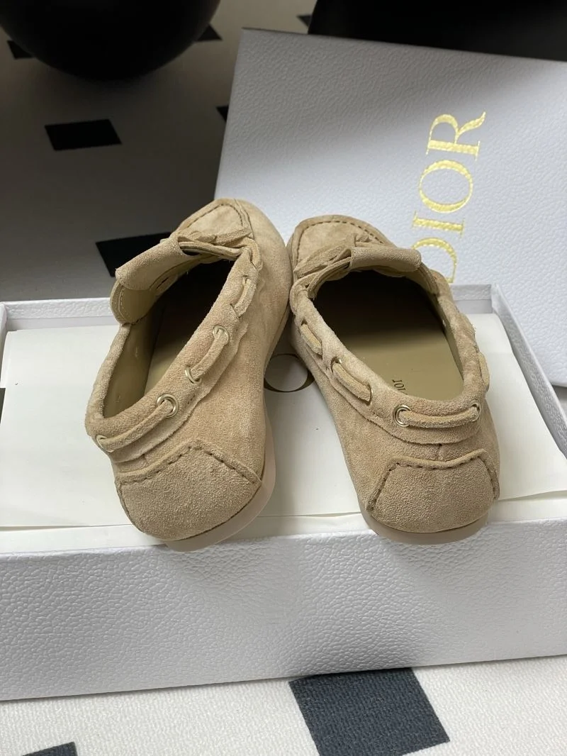 Tailored Christian Dior Low Shoes 21584