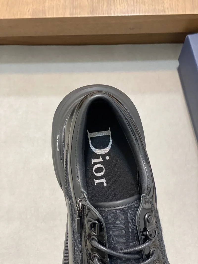 Refined Christian Dior Low Shoes 22335