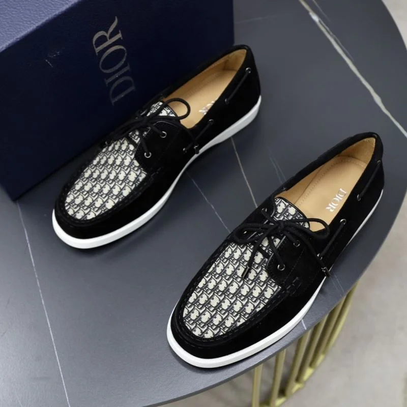 Elegant Christian Dior Low Shoes 22330