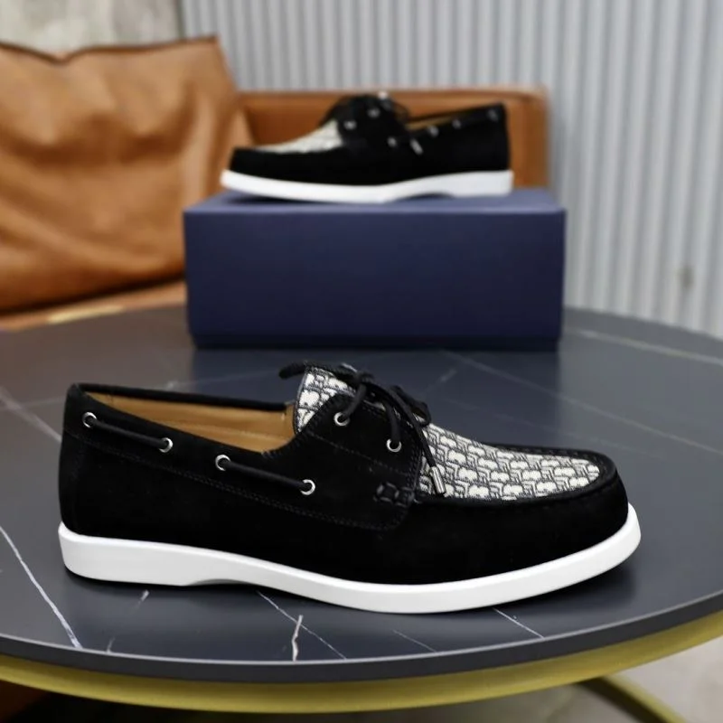 Elegant Christian Dior Low Shoes 22330