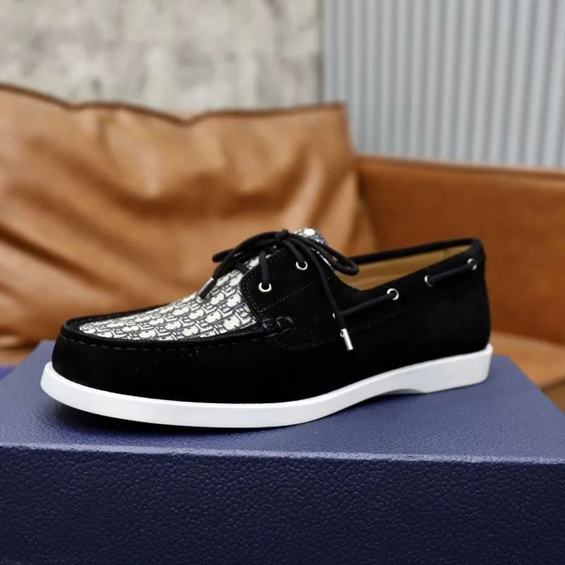 Elegant Christian Dior Low Shoes 22330