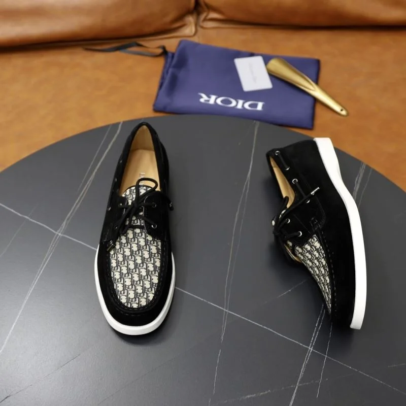 Elegant Christian Dior Low Shoes 22330