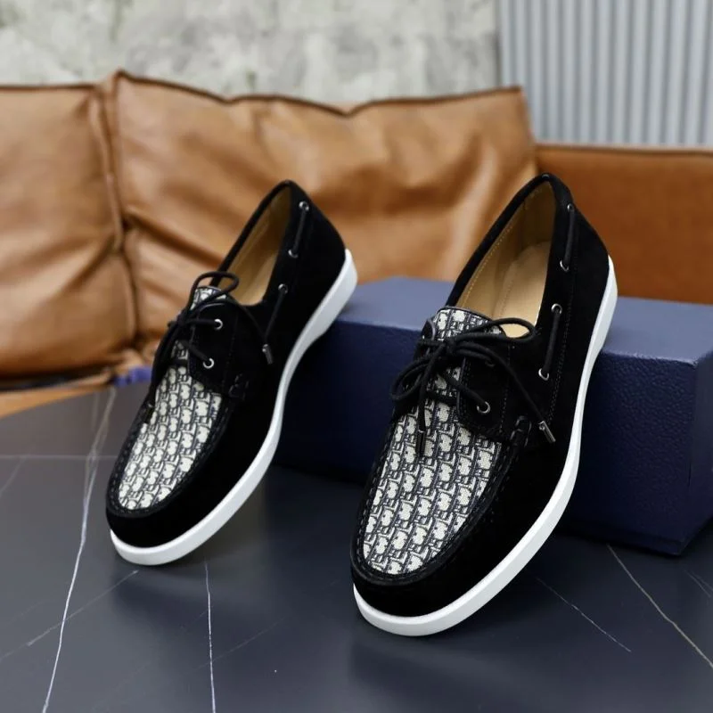 Elegant Christian Dior Low Shoes 22330