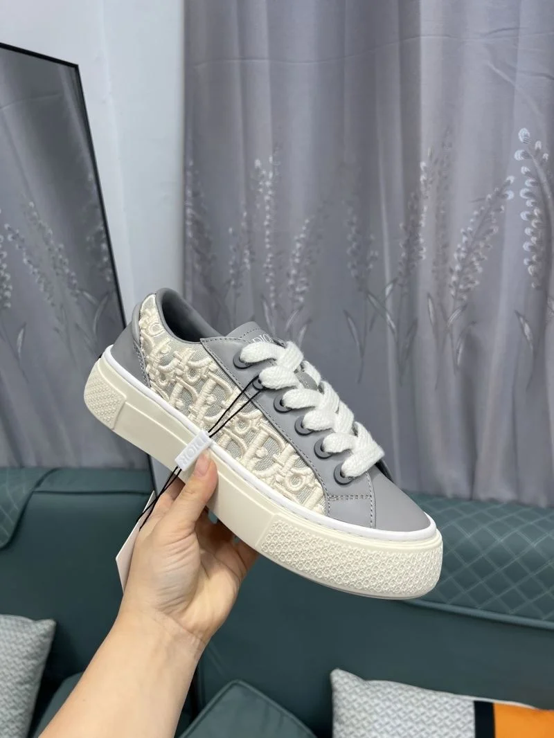 Trendsetting Christian Dior Low Shoes 22281