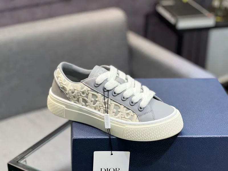 Trendsetting Christian Dior Low Shoes 22281