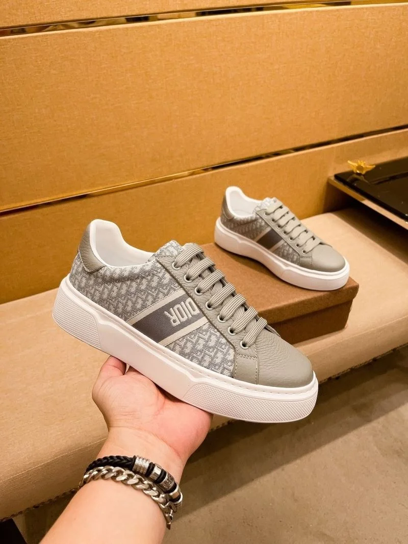 Elegant Christian Dior Low Shoes 22251