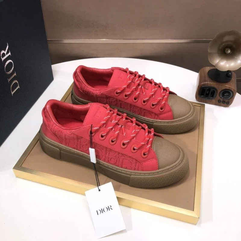 Fashionable Christian Dior Low Shoes 22227