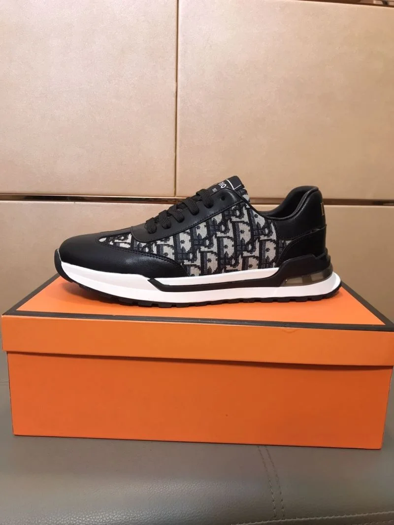 Stylish Christian Dior Low Shoes 22206