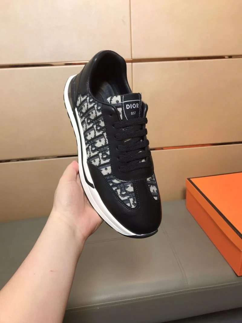 Stylish Christian Dior Low Shoes 22206