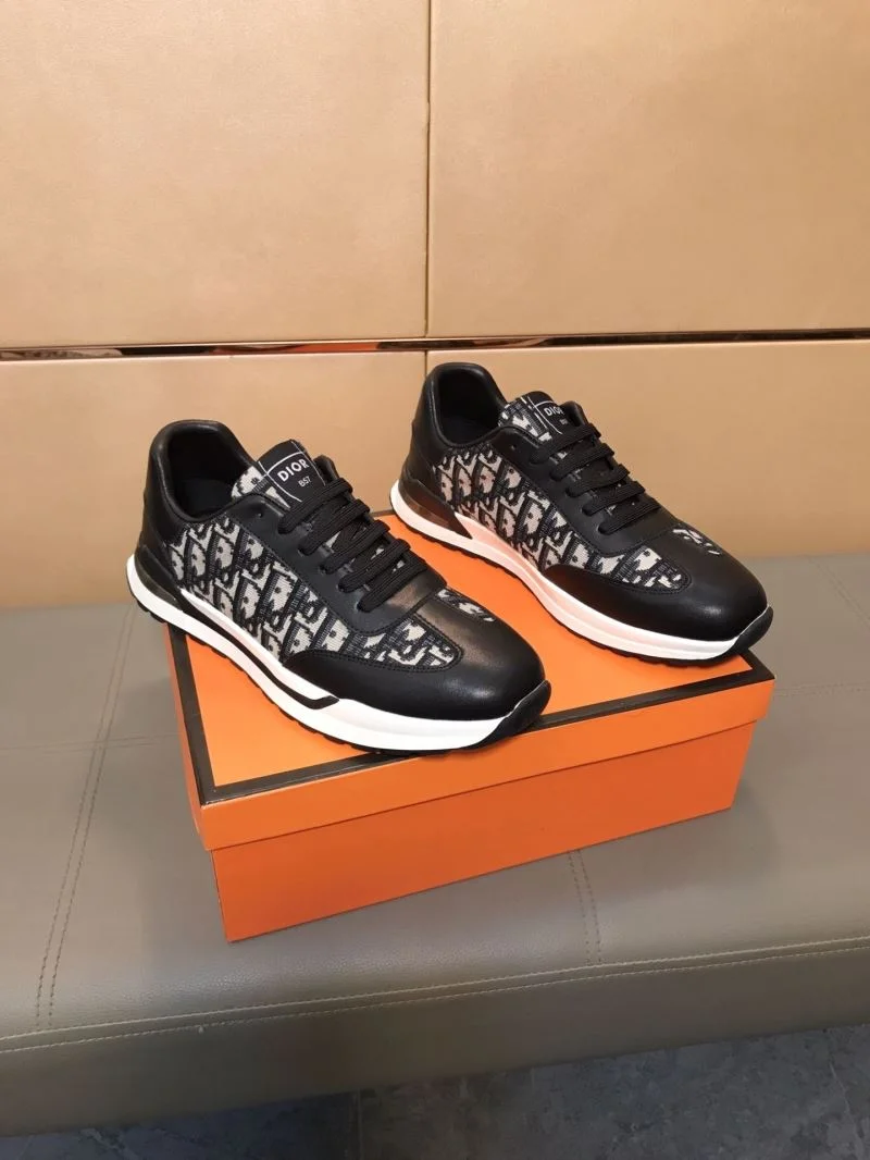 Stylish Christian Dior Low Shoes 22206