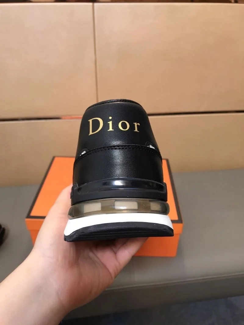 Stylish Christian Dior Low Shoes 22206