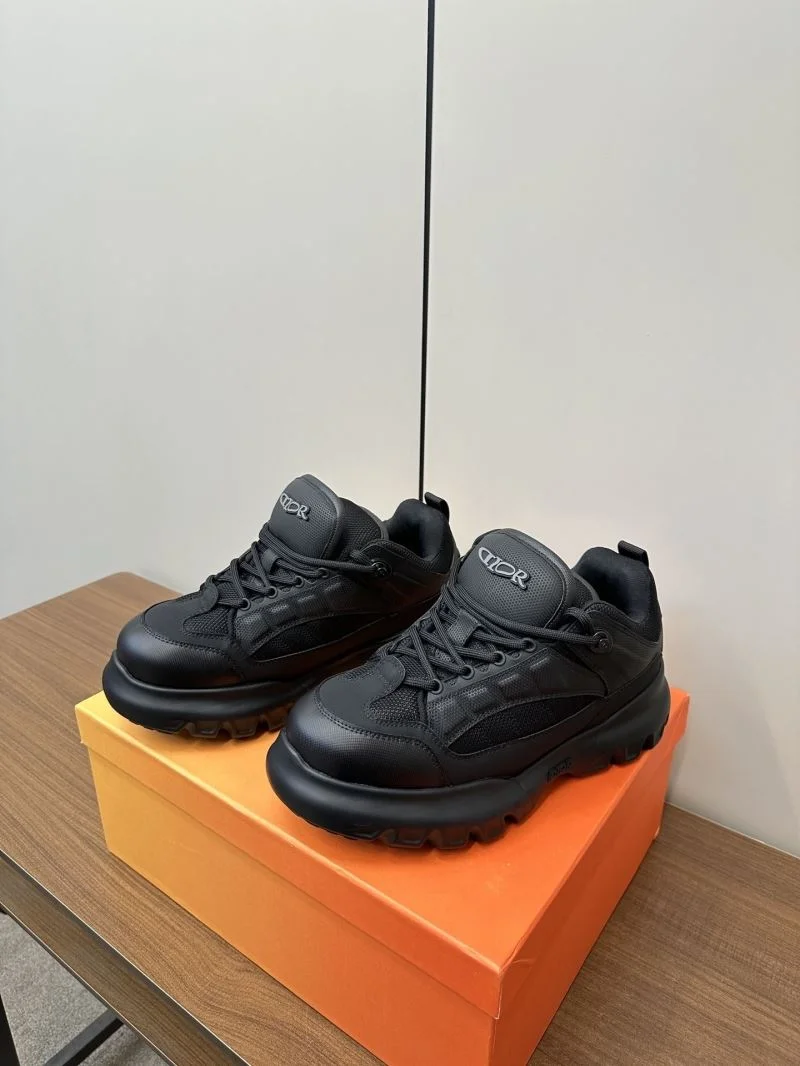 Sleek Christian Dior Low Shoes 22574