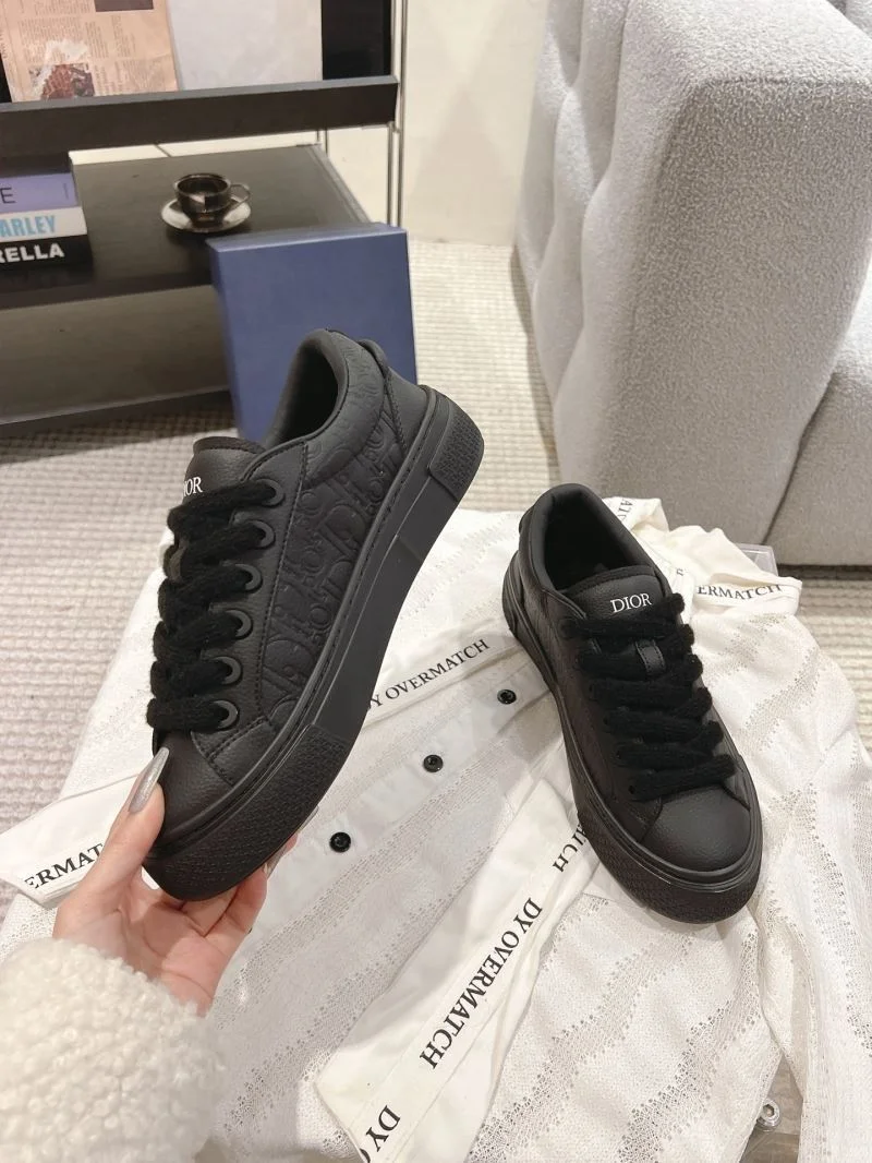 Vibrant Christian Dior Low Shoes 20940