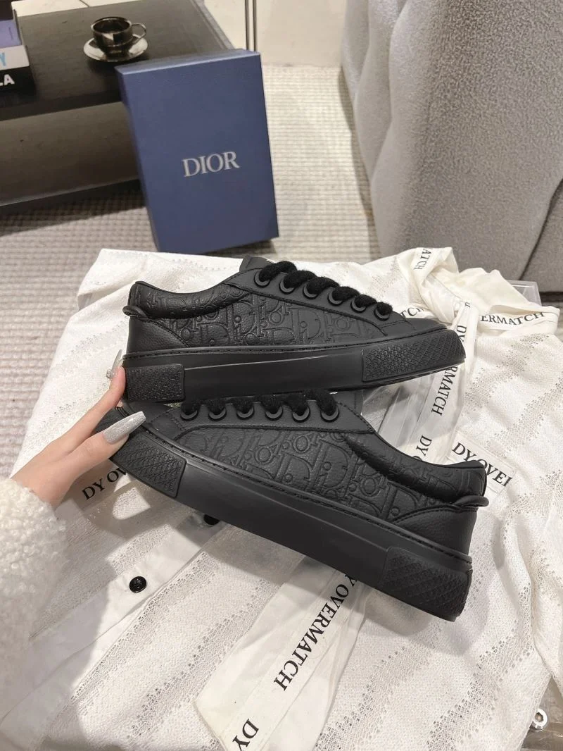Vibrant Christian Dior Low Shoes 20940