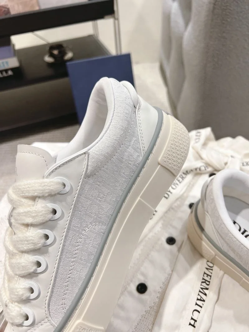 Sleek Christian Dior Low Shoes 20919