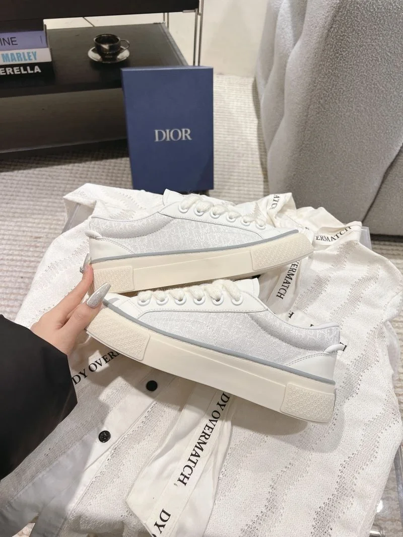 Sleek Christian Dior Low Shoes 20919