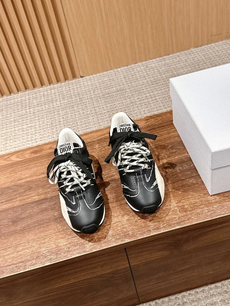 Fashionable Christian Dior Low Shoes 20909