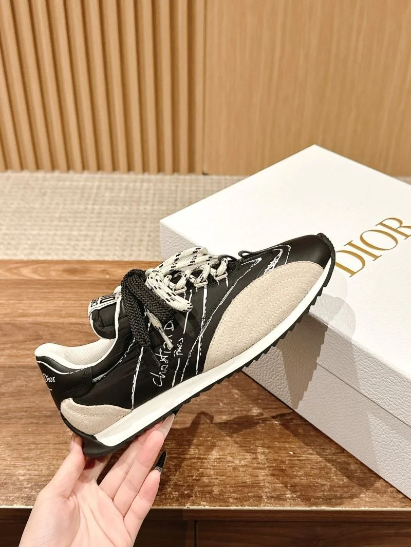 Fashionable Christian Dior Low Shoes 20909