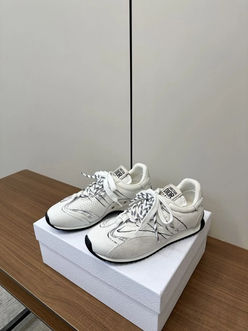 Refined Christian Dior Low Shoes 20878