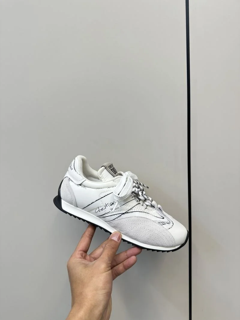 Refined Christian Dior Low Shoes 20878