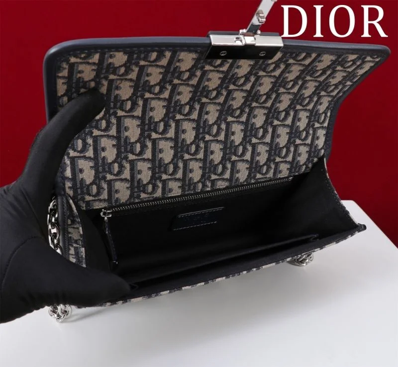 Minimalist Christian Dior Montaigne Bags 47654
