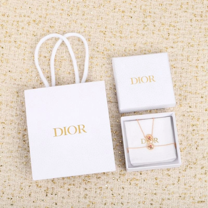 Christian Dior Necklaces Sophisticated 236044