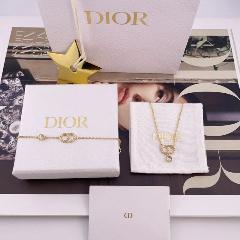Premium Christian Dior Necklaces 235973