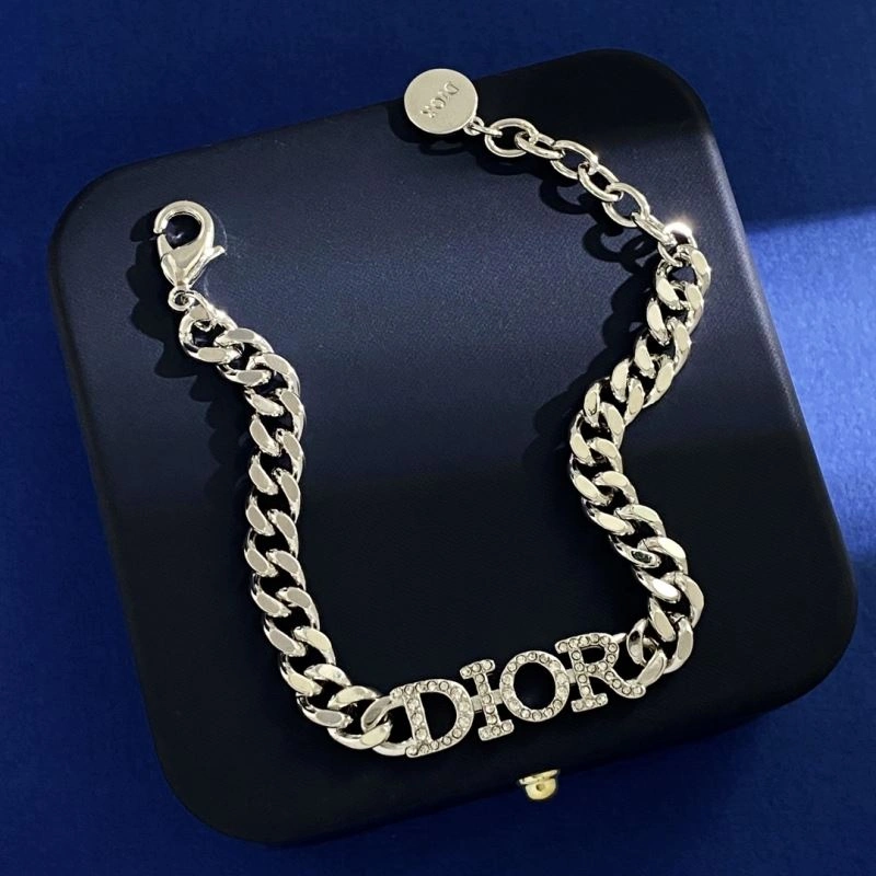 Minimalist Christian Dior Necklaces 235977