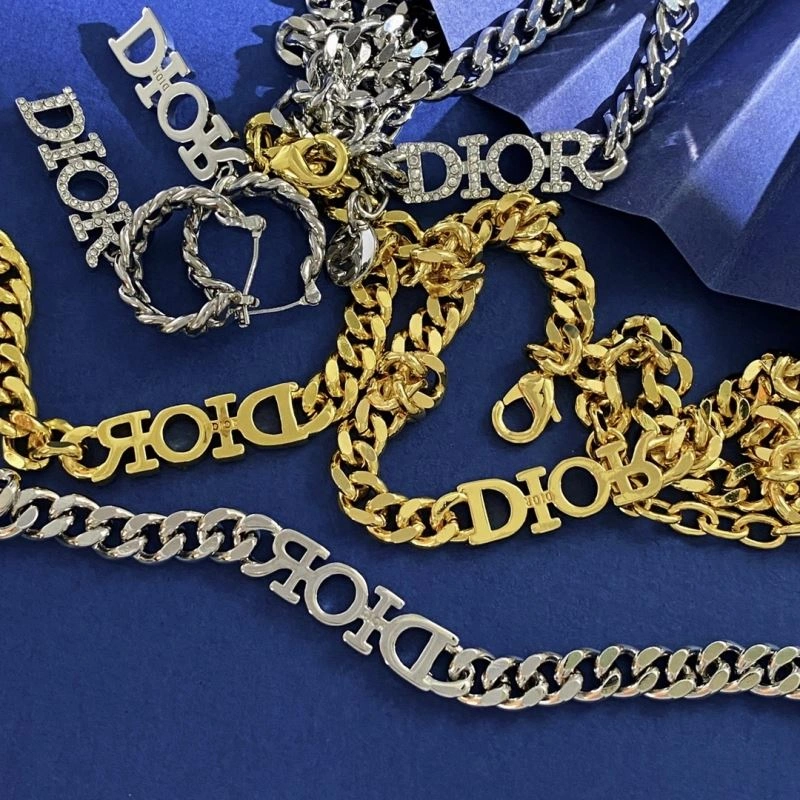 Minimalist Christian Dior Necklaces 235977