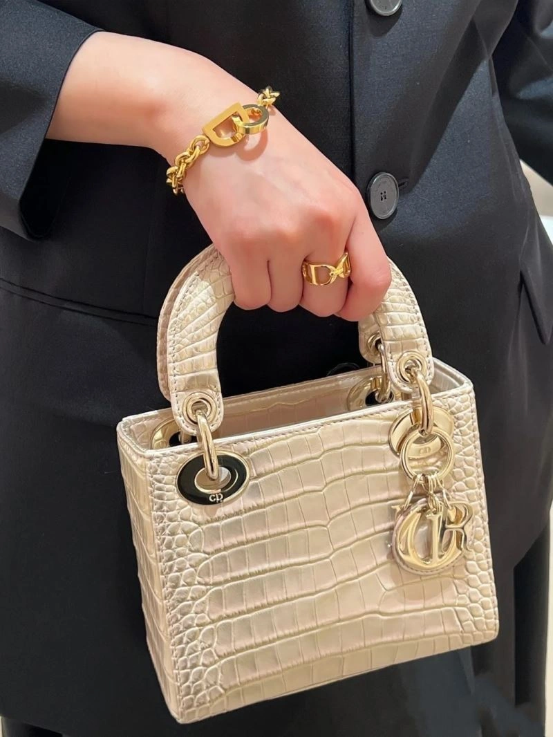 Efficient Christian Dior Necklaces 235946