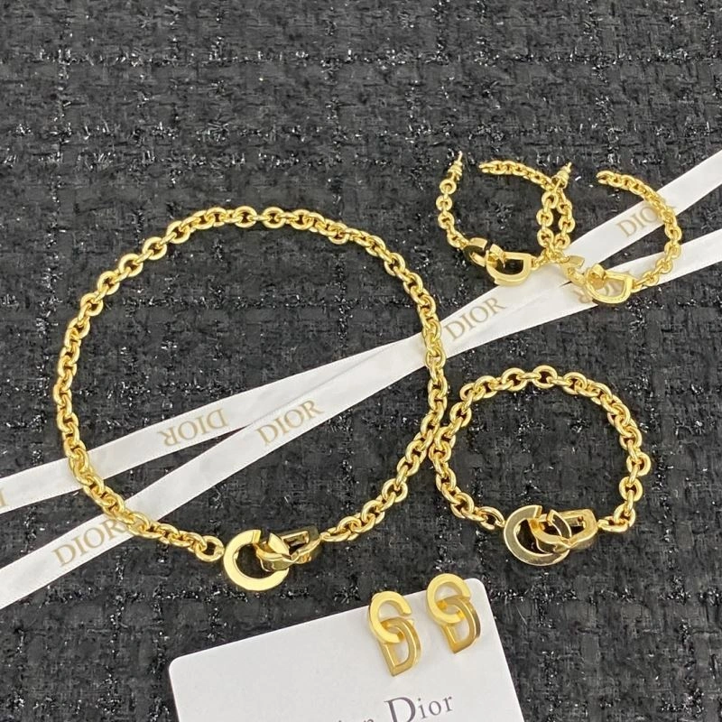 Efficient Christian Dior Necklaces 235946