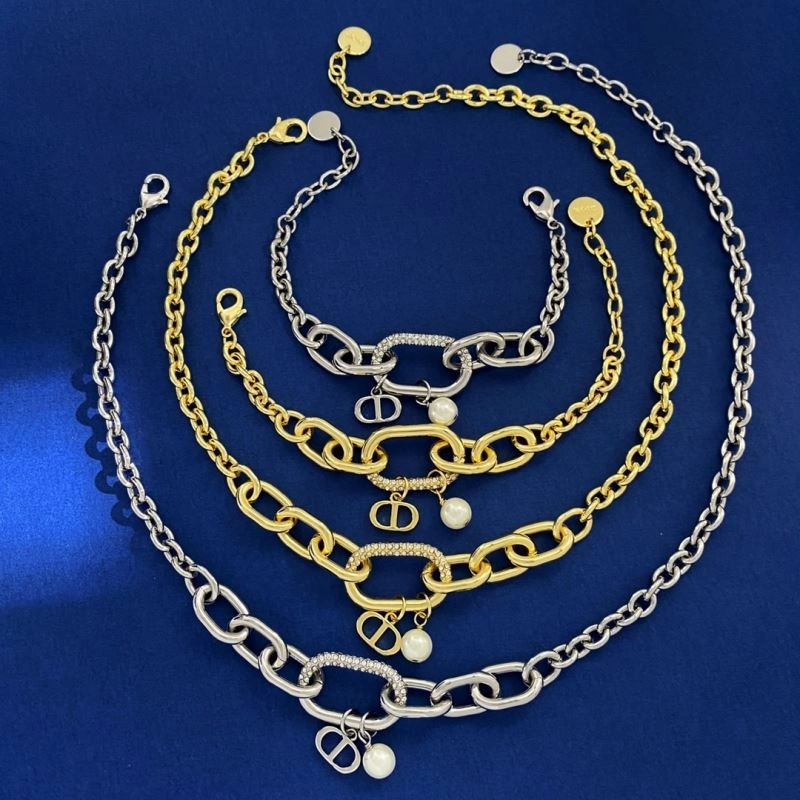 Christian Dior Necklaces Attractive 235941