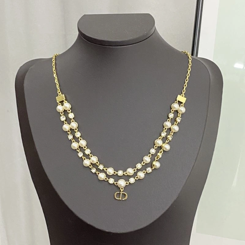 Compact Christian Dior Necklaces 235936