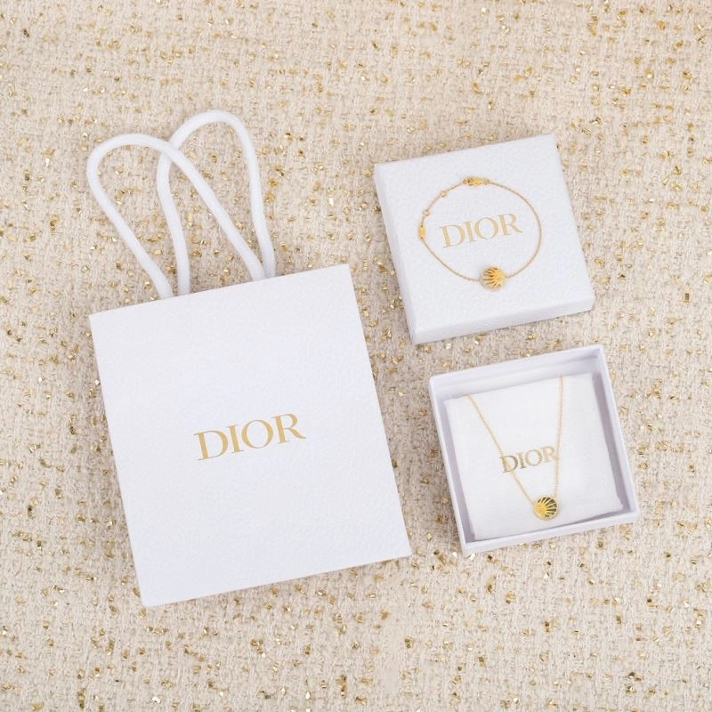 Christian Dior Necklaces Durable 235781