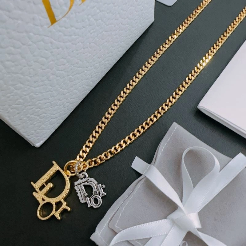 Breathable Christian Dior Necklaces 235751