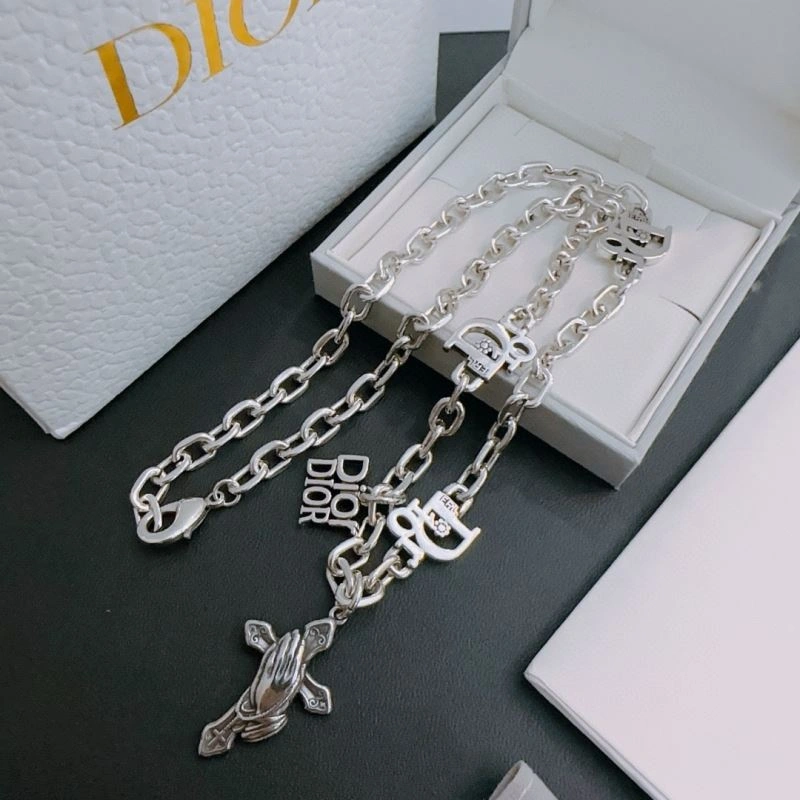 Lightweight Christian Dior Necklaces 235769