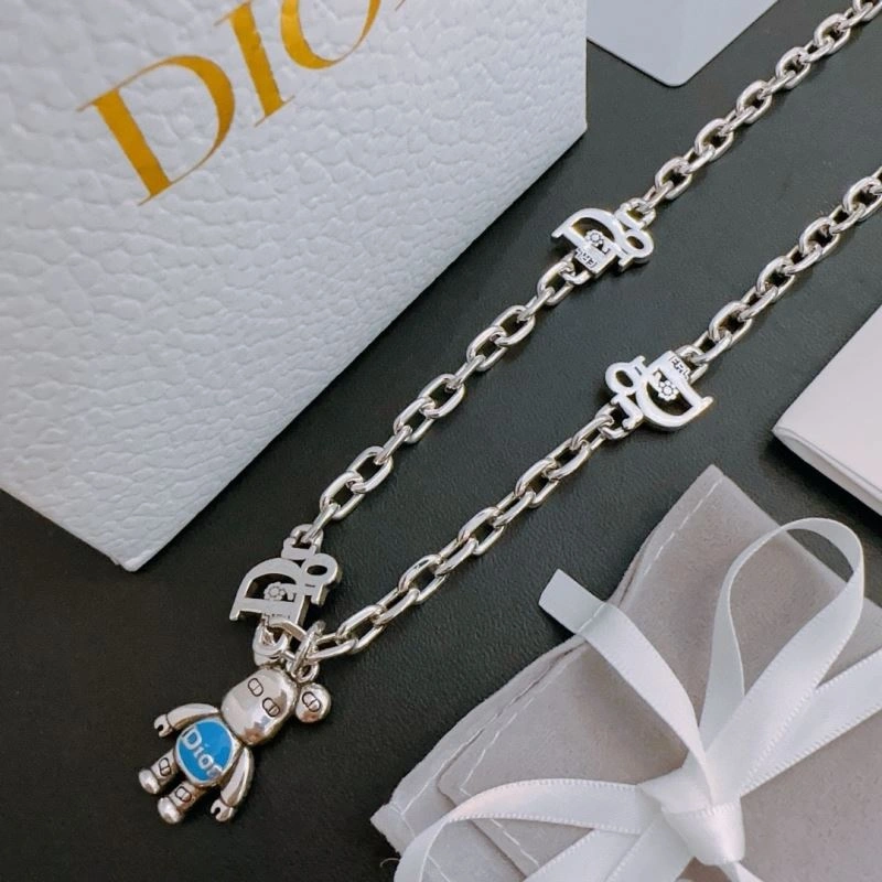 Supportive Christian Dior Necklaces 235741