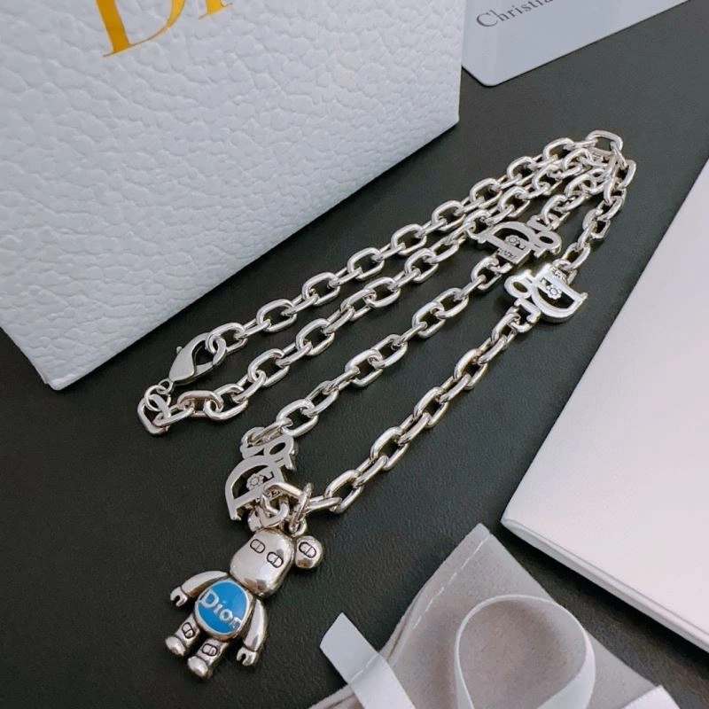 Supportive Christian Dior Necklaces 235741