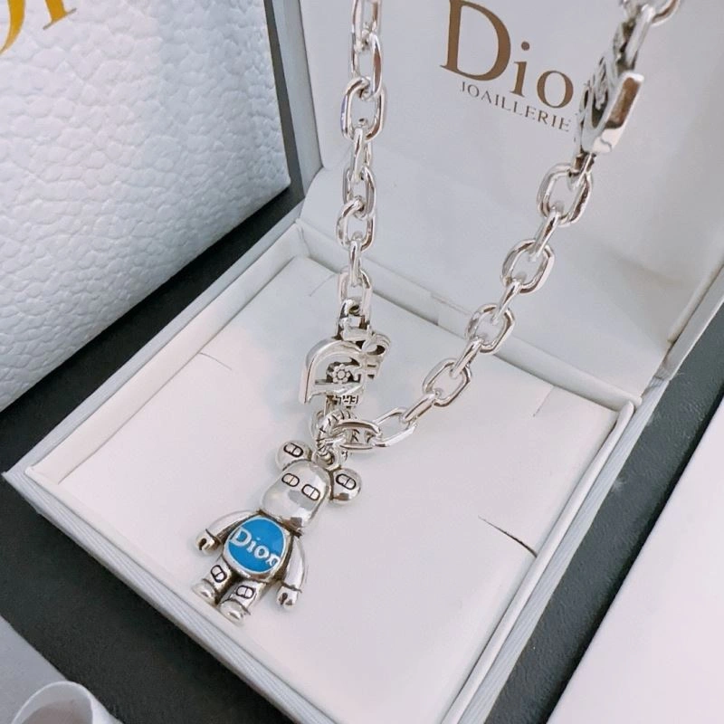 Supportive Christian Dior Necklaces 235741