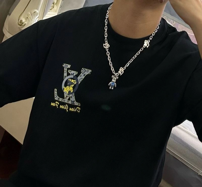 Supportive Christian Dior Necklaces 235741