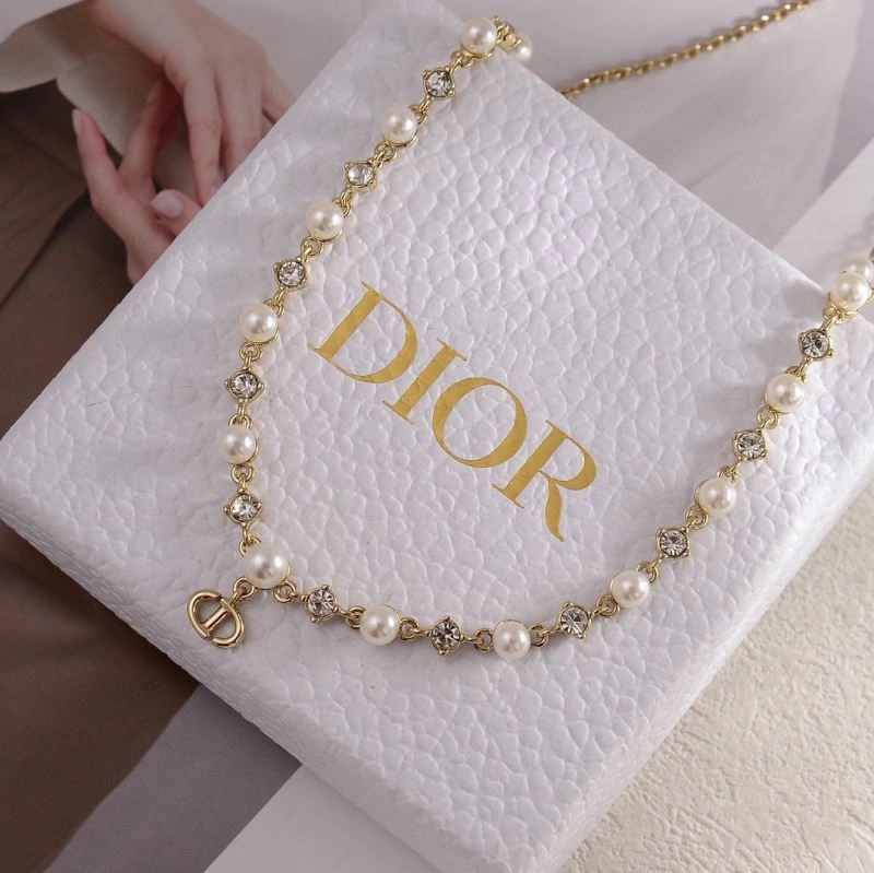 Packable Christian Dior Necklaces 235740