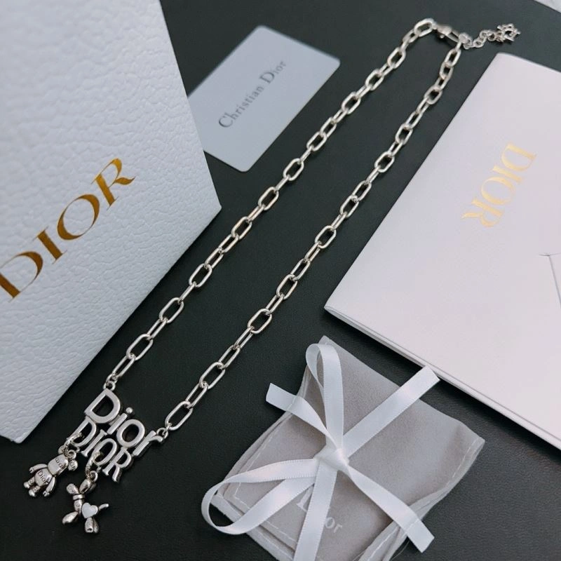 Comfortable Christian Dior Necklaces 235737