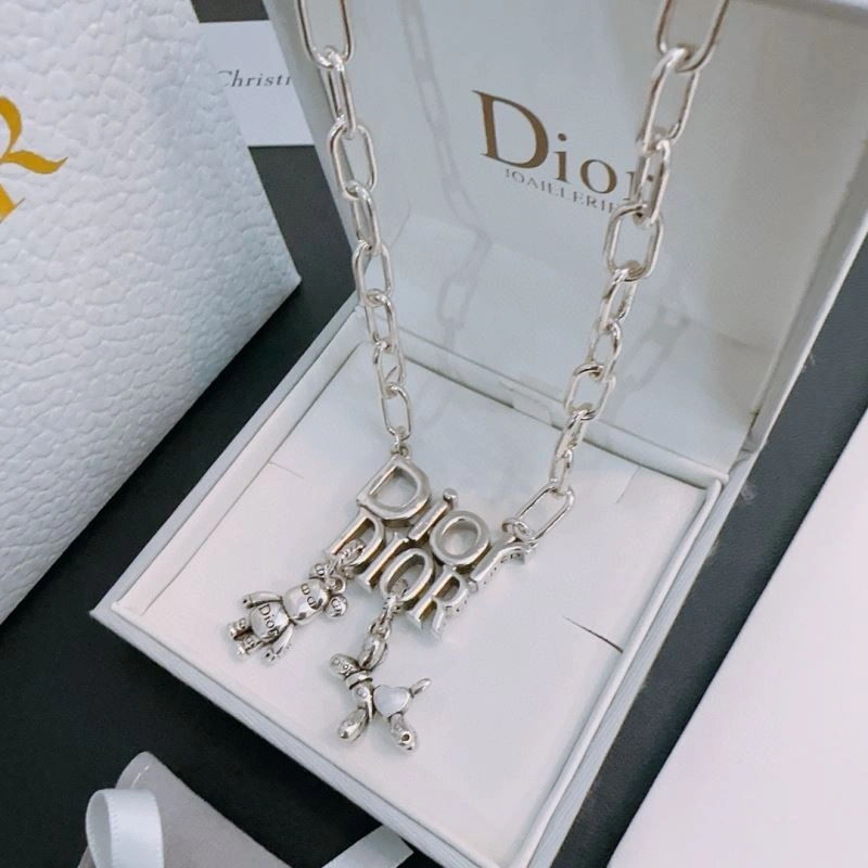 Comfortable Christian Dior Necklaces 235737