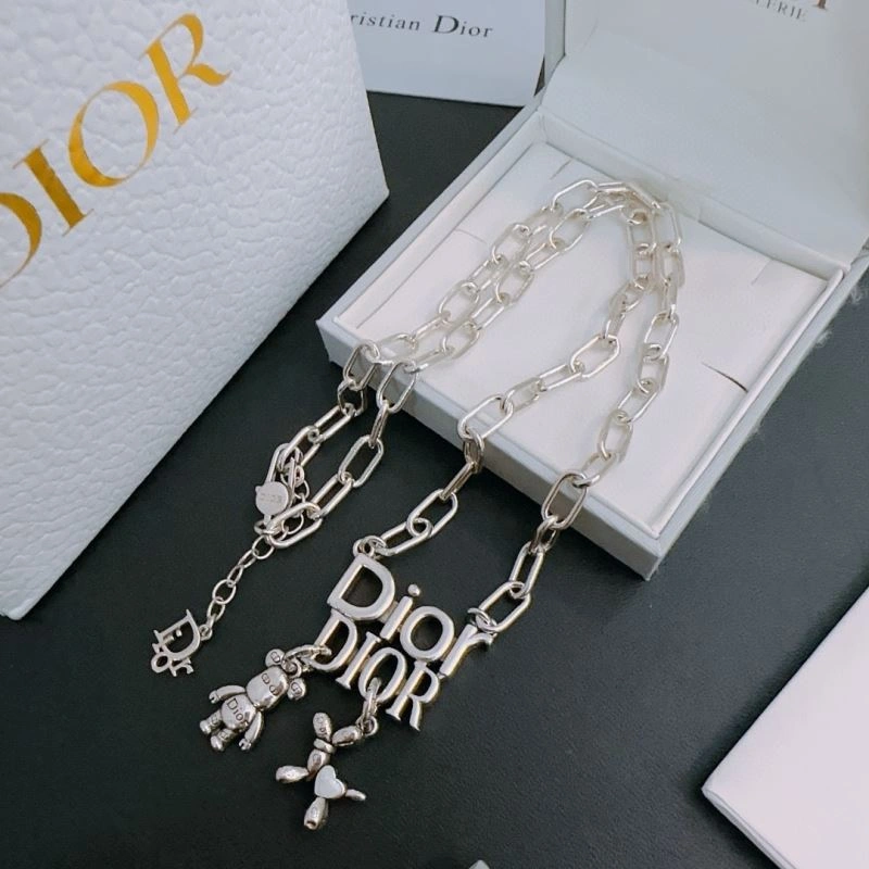 Comfortable Christian Dior Necklaces 235737