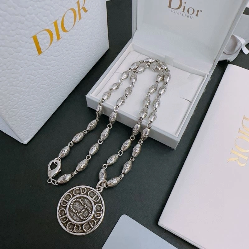 UrbanStyle Christian Dior Necklaces 235724