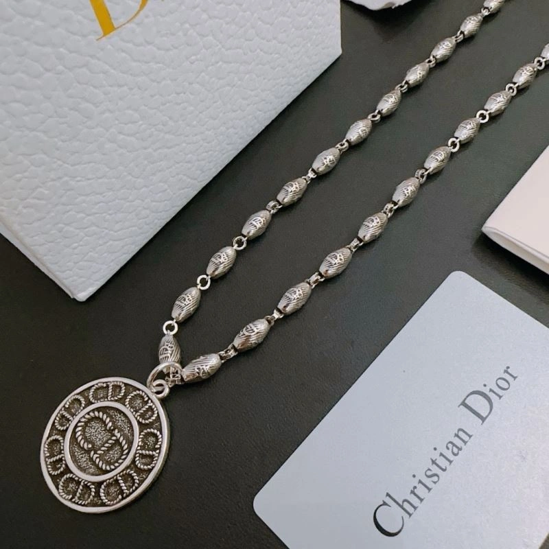 UrbanStyle Christian Dior Necklaces 235724