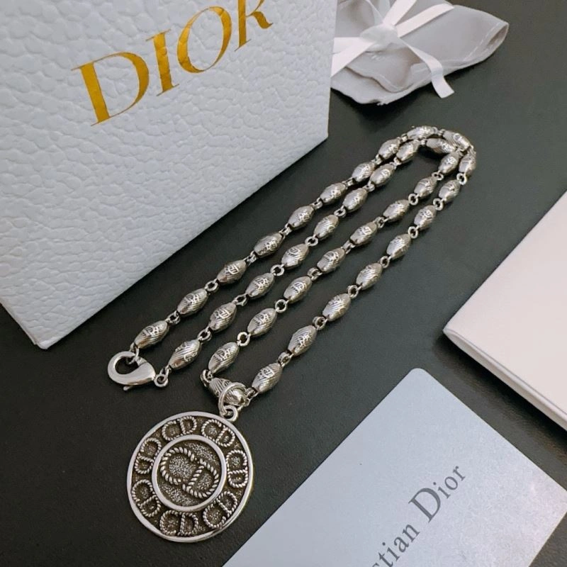 UrbanStyle Christian Dior Necklaces 235724