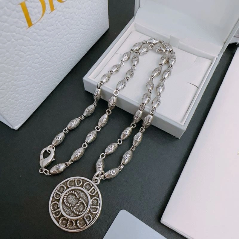 UrbanStyle Christian Dior Necklaces 235724