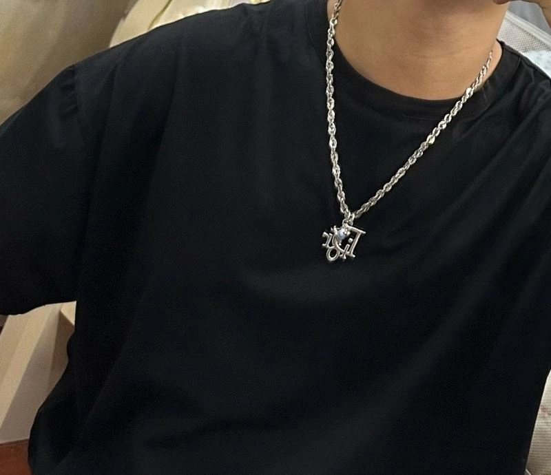 Trendsetting Christian Dior Necklaces 235760