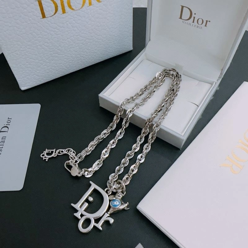 Trendsetting Christian Dior Necklaces 235760